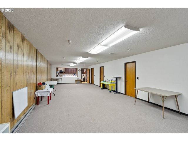 2506 1ST St, Tillamook, OR 97141
