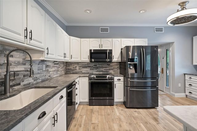 480 PALM DRIVE, Sanford, FL 32771
