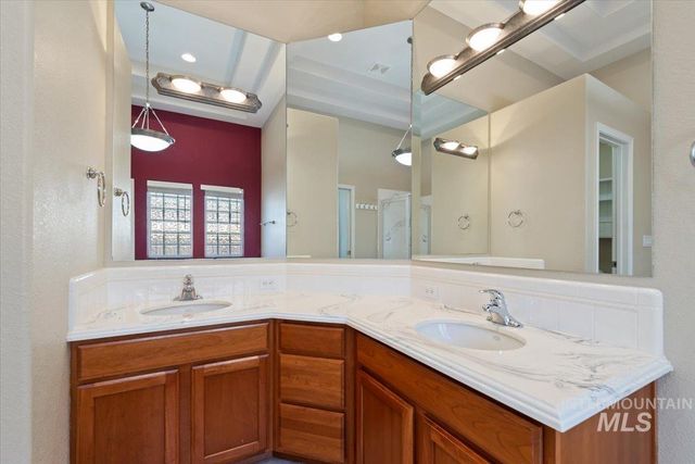 2083 S Trapper Cove Ave, Boise, ID 83709