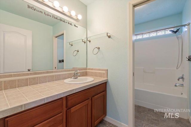 2083 S Trapper Cove Ave, Boise, ID 83709