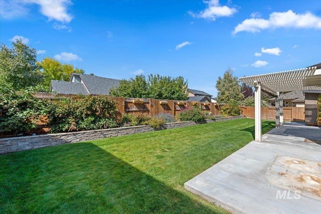 2083 S Trapper Cove Ave, Boise, ID 83709
