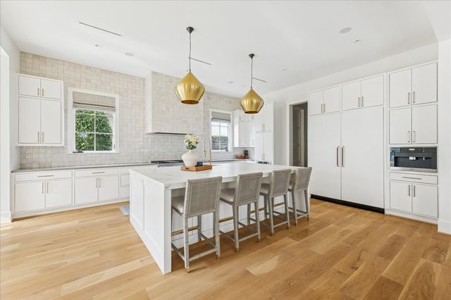 3609 Meadow Lake Lane, Houston, TX 77027