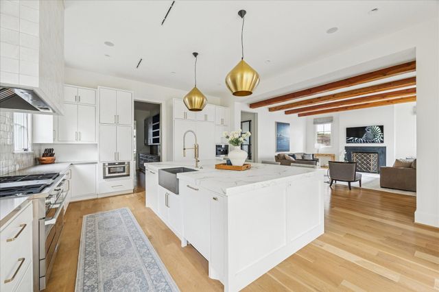 3609 Meadow Lake Lane, Houston, TX 77027