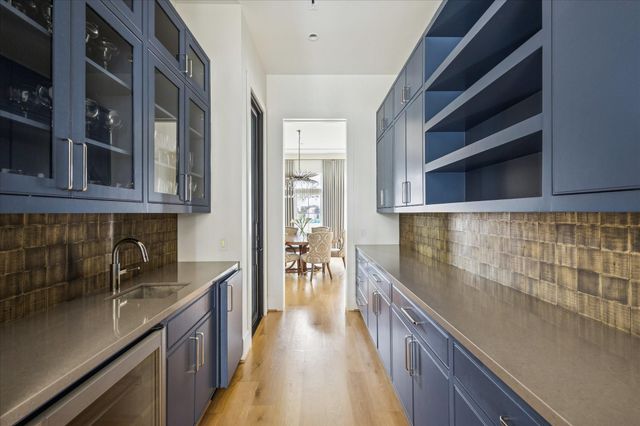 3609 Meadow Lake Lane, Houston, TX 77027