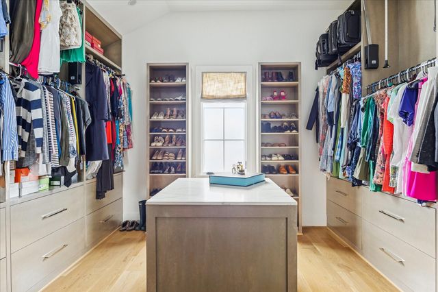 3609 Meadow Lake Lane, Houston, TX 77027