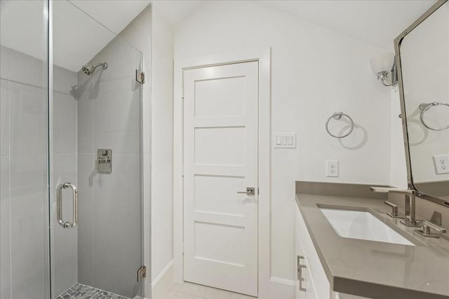 3609 Meadow Lake Lane, Houston, TX 77027