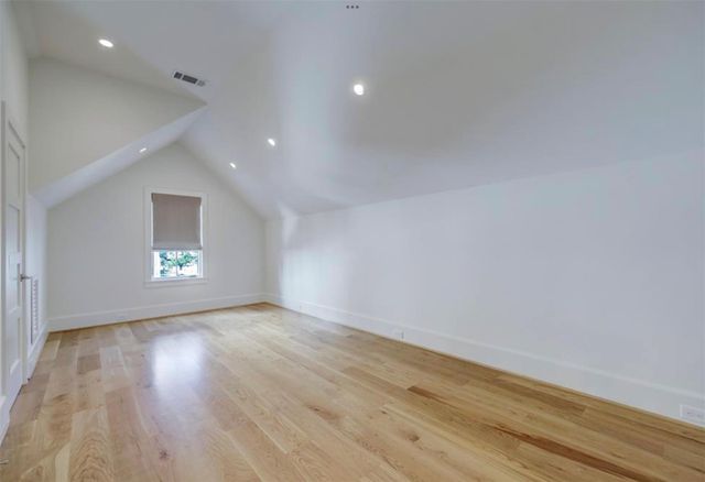 3609 Meadow Lake Lane, Houston, TX 77027