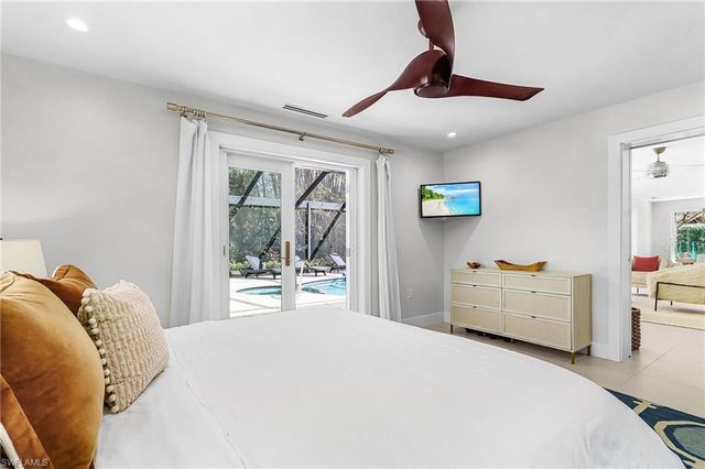 1390 Mandarin RD, Naples, FL 34102