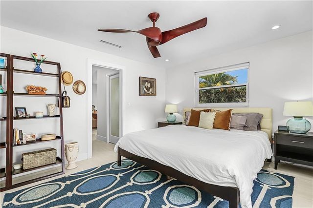 1390 Mandarin RD, Naples, FL 34102