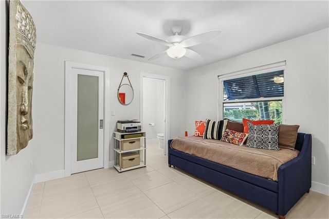 1390 Mandarin RD, Naples, FL 34102