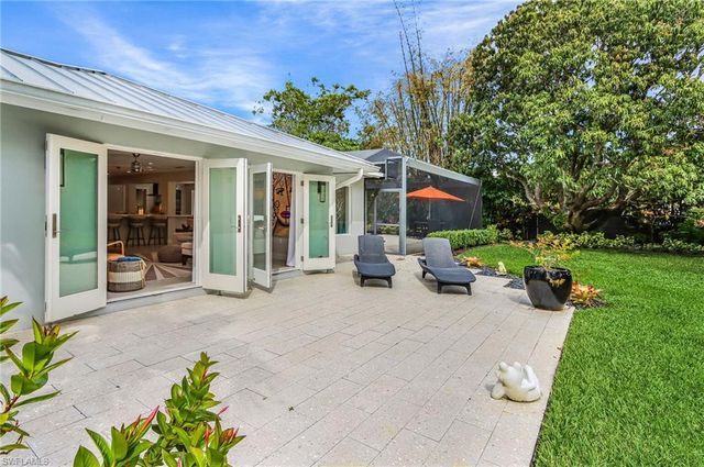 1390 Mandarin RD, Naples, FL 34102