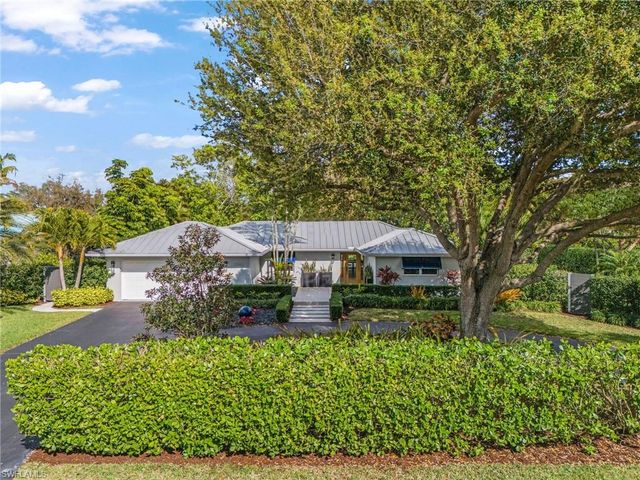 1390 Mandarin RD, Naples, FL 34102