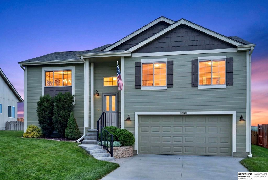 13924 Vane Street, Omaha, NE 68142