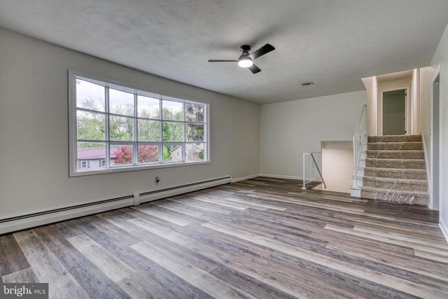 362 ALLEGHENY DR, York, PA 17402
