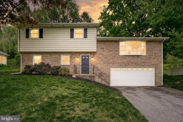 362 ALLEGHENY DR, York, PA 17402