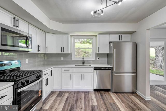 362 ALLEGHENY DR, York, PA 17402