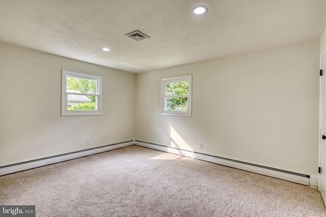 362 ALLEGHENY DR, York, PA 17402