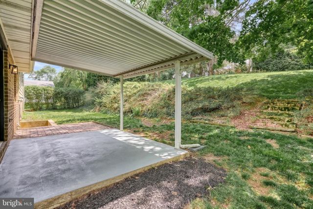 362 ALLEGHENY DR, York, PA 17402