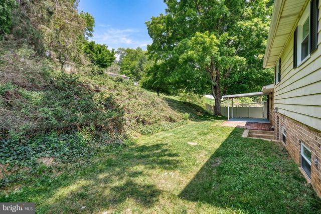 362 ALLEGHENY DR, York, PA 17402