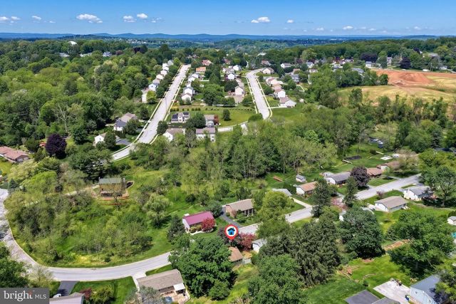 362 ALLEGHENY DR, York, PA 17402