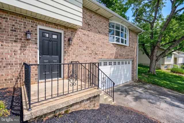 362 ALLEGHENY DR, York, PA 17402
