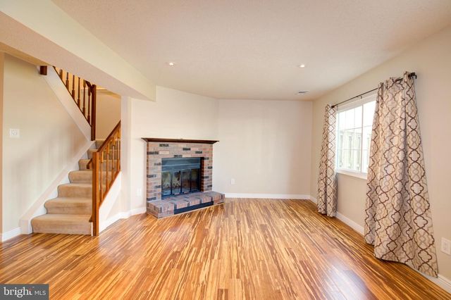 5250 SAINT GENEVIEVE PL, Alexandria, VA 22315