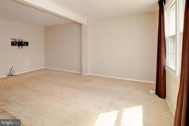 5250 SAINT GENEVIEVE PL, Alexandria, VA 22315