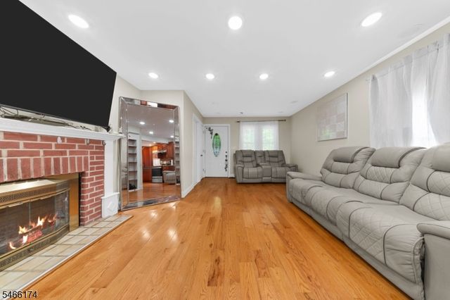 6 Hoover Rd, Jefferson Twp., NJ 07438