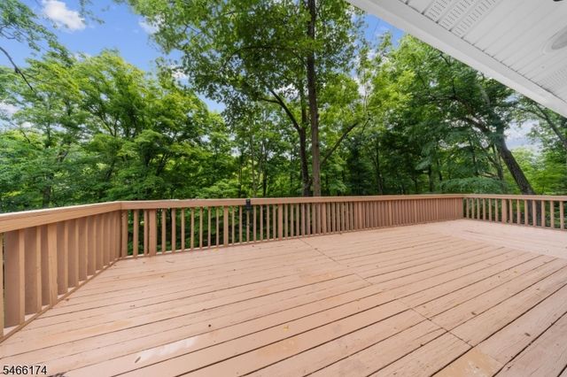 6 Hoover Rd, Jefferson Twp., NJ 07438