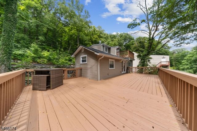 6 Hoover Rd, Jefferson Twp., NJ 07438