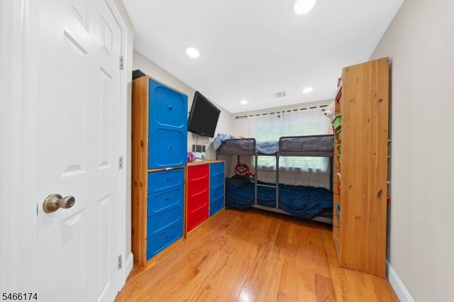 6 Hoover Rd, Jefferson Twp., NJ 07438