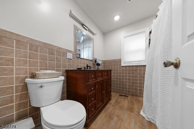 6 Hoover Rd, Jefferson Twp., NJ 07438