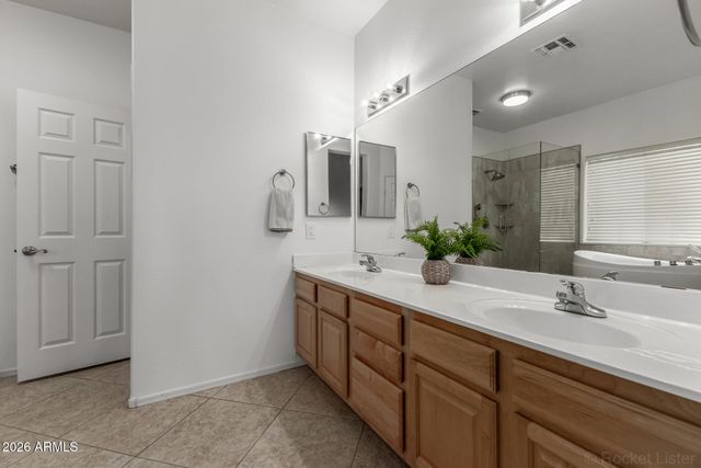 1322 E HARWELL Road, Phoenix, AZ 85042