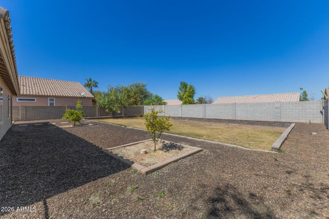 1322 E HARWELL Road, Phoenix, AZ 85042