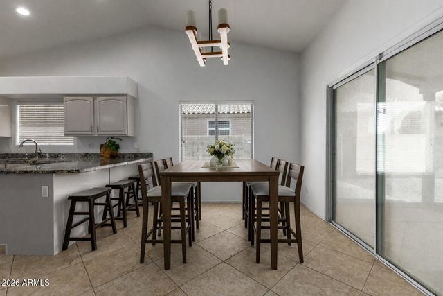 1322 E HARWELL Road, Phoenix, AZ 85042