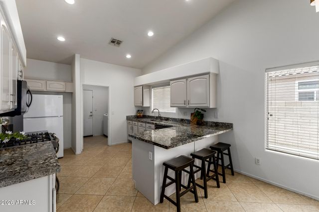 1322 E HARWELL Road, Phoenix, AZ 85042