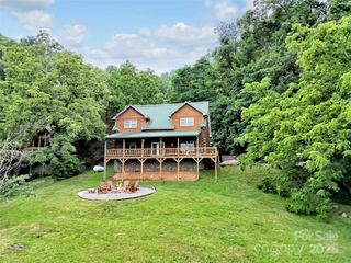 1064 Point Of View Drive, Waynesville, NC 28785