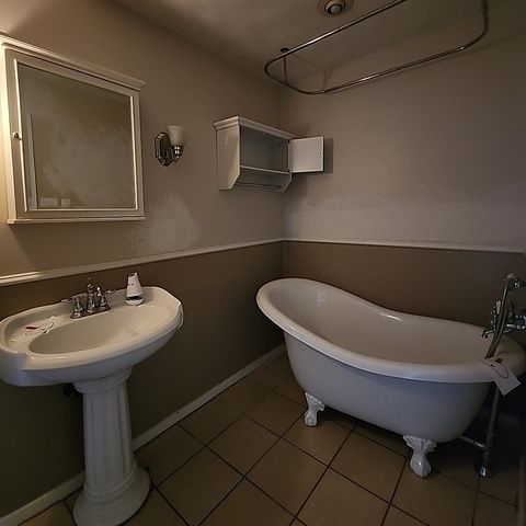 440 Wildwood Lane, Burleson, TX 76028