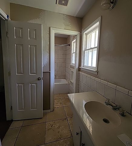 440 Wildwood Lane, Burleson, TX 76028