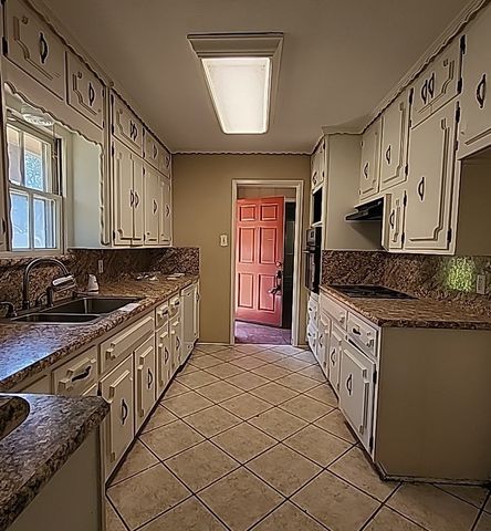 440 Wildwood Lane, Burleson, TX 76028