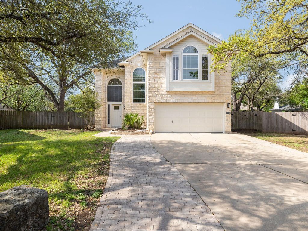 8001 RIMINI TRL, Austin, TX 78729