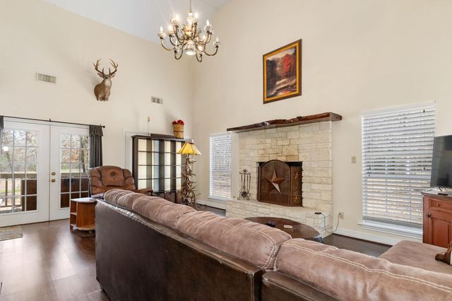 9139 N State Highway 94, Groveton, TX 75845