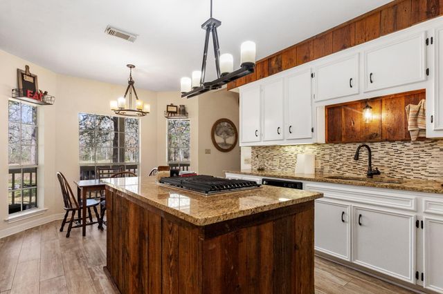 9139 N State Highway 94, Groveton, TX 75845