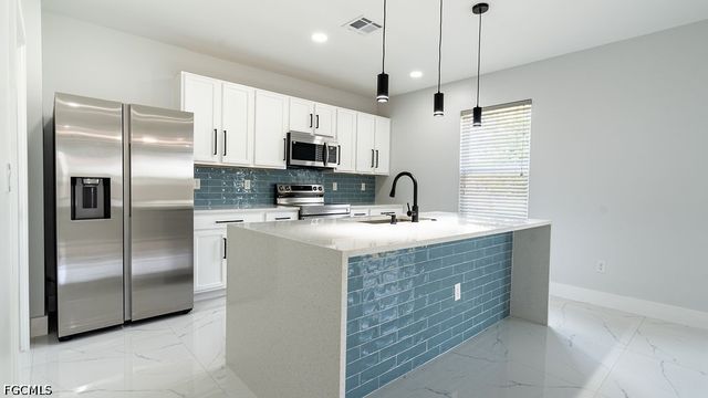 509 SW 27th TER, Cape Coral, FL 33914