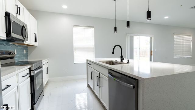 509 SW 27th TER, Cape Coral, FL 33914