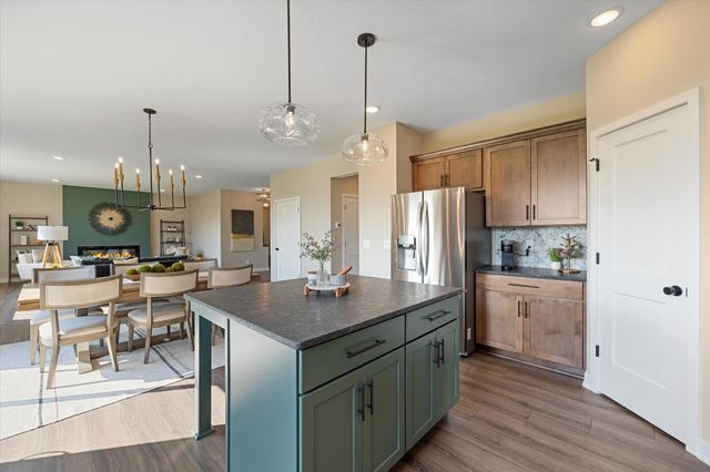 8395 159st Street, Savage, MN 55372