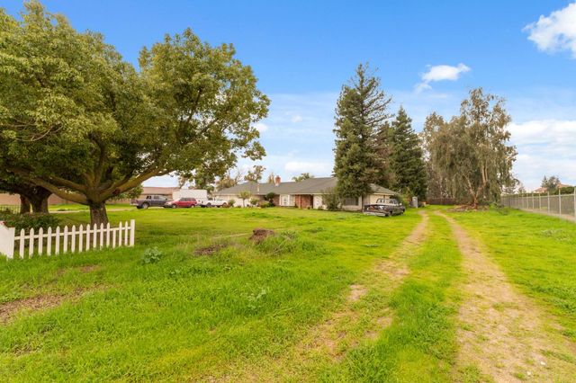 5517 S East Avenue, Fresno, CA 93725