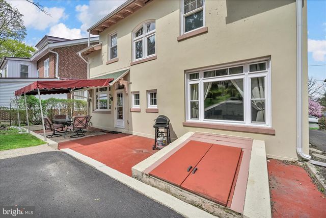 1911 MAHANTONGO ST, Pottsville, PA 17901