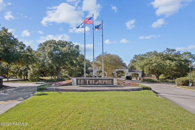 310 Shinnecock Hills Drive, Broussard, LA 70518