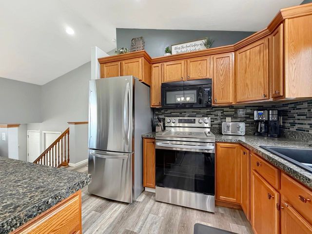 3208 11th St. SE, Minot, ND 58701